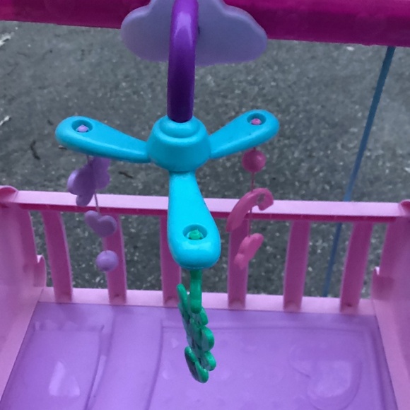 Doc McStuffins Baby Pet Nursery PBS Kids Creative play - Picture 4 of 6